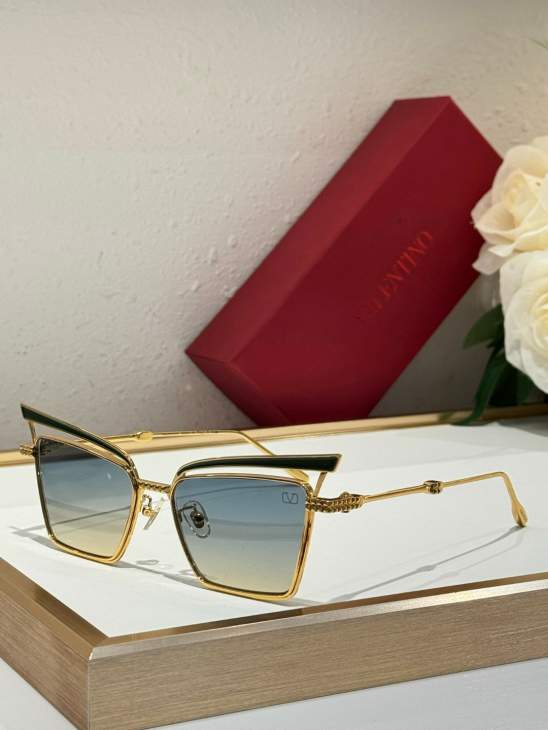 Picture of Valentino Sunglasses _SKUfw71271502fw